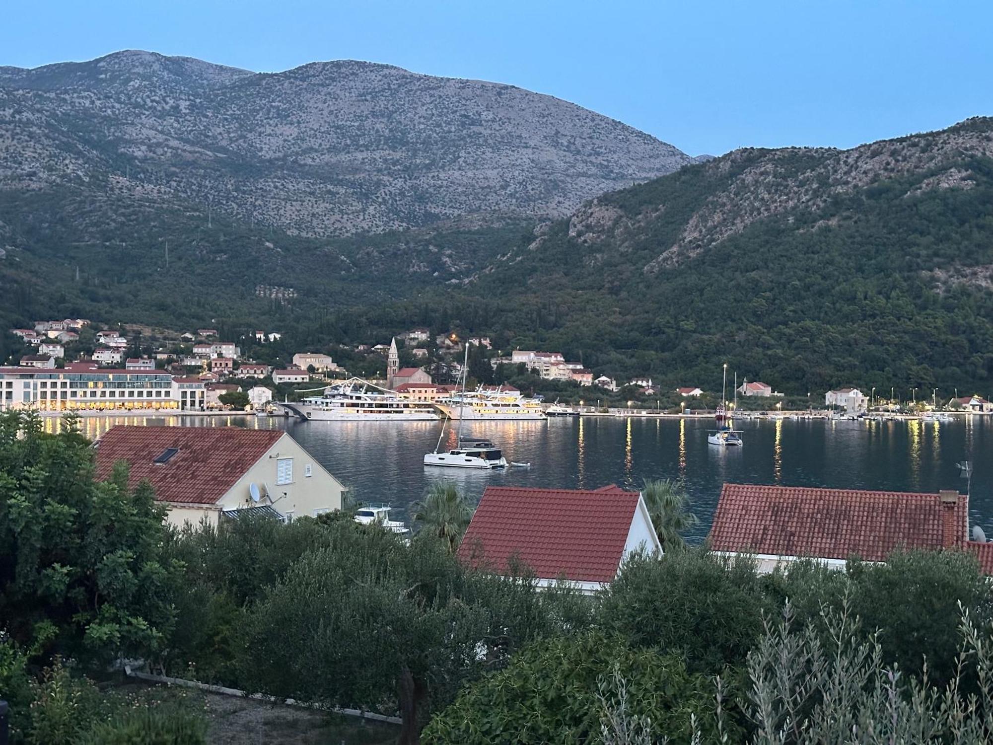 Apartments Villa Eva Slano Bagian luar foto