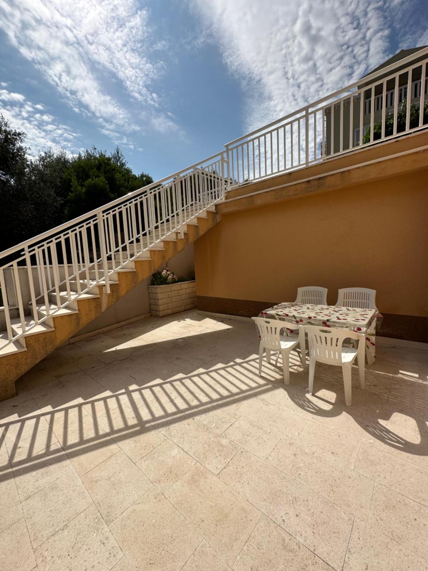 Apartments Villa Eva Slano Bagian luar foto